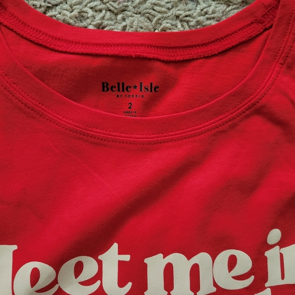 Torrid Red "Meet Me In Montauk' Short Sleeve Tee- Size 2 - Picture 2 of 2